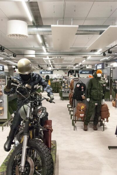 Varustelekas butik i Helsingfors Konala belyses med Airams Airaline Eco-armaturer