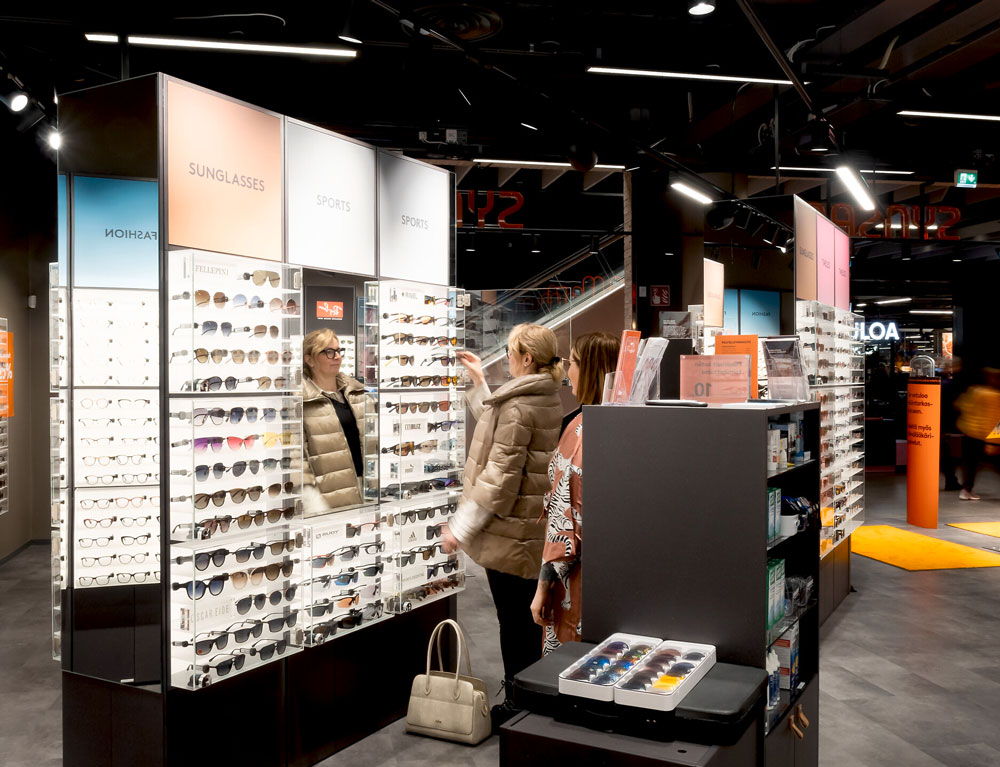Airam Target accent lighting was chosen for the Synsam store