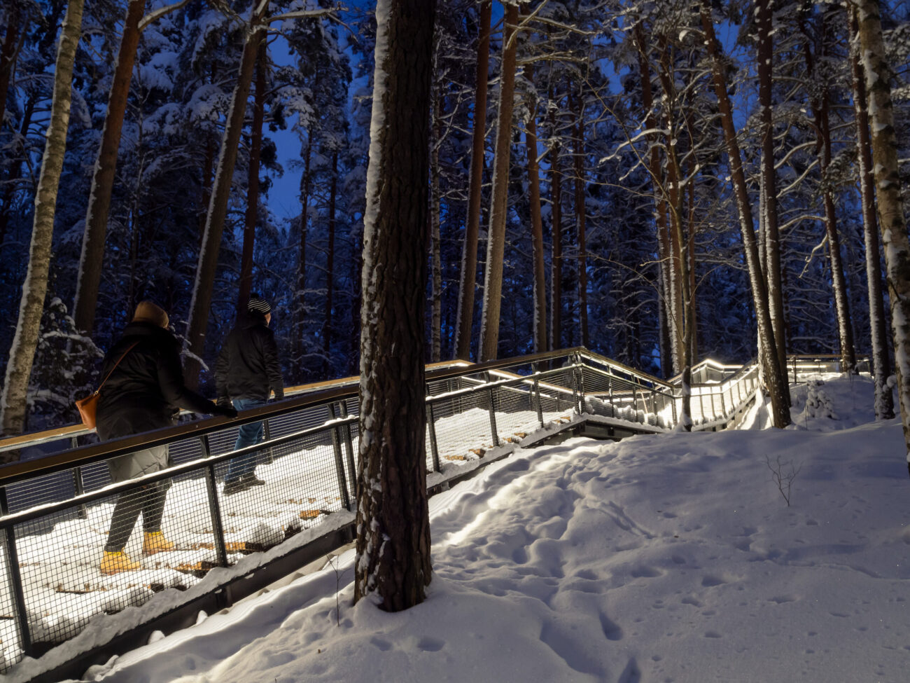 Belysning av Ahvenisto motionssteg med Airam LED-strip