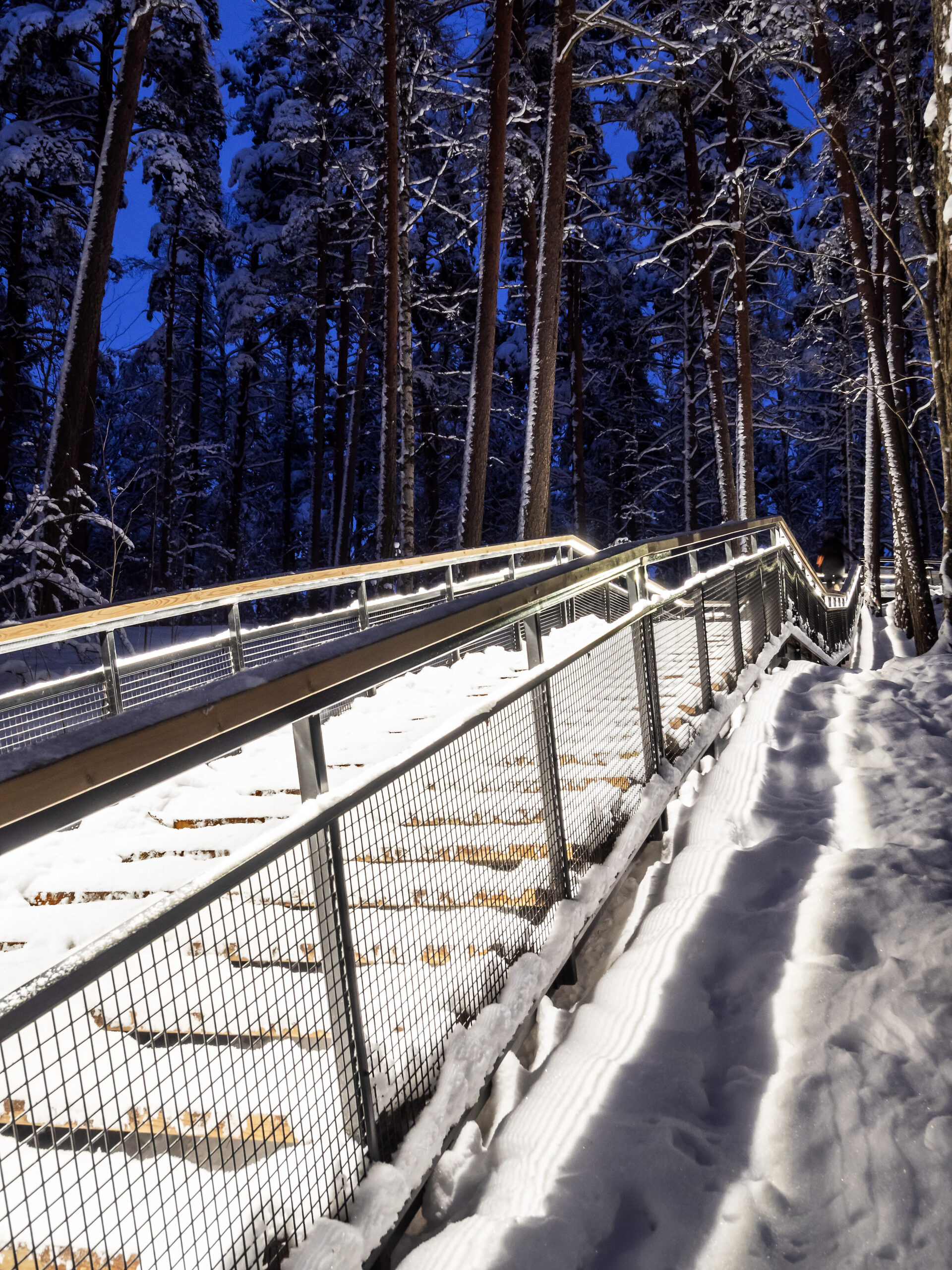 Lighting of Ahvenisto fitness stairs with Airam LED strip