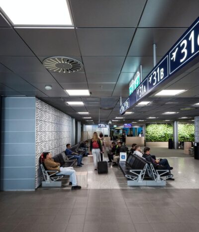 Airam delivered the terminal lighting at Helsinki-Vantaa Airport for Finavia as a wireless Casambi-controlled complete solution
