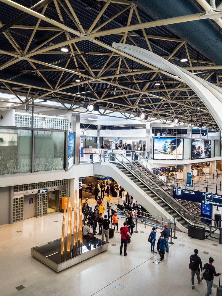 Airam delivered the terminal lighting at Helsinki-Vantaa Airport for Finavia as a wireless Casambi-controlled complete solution