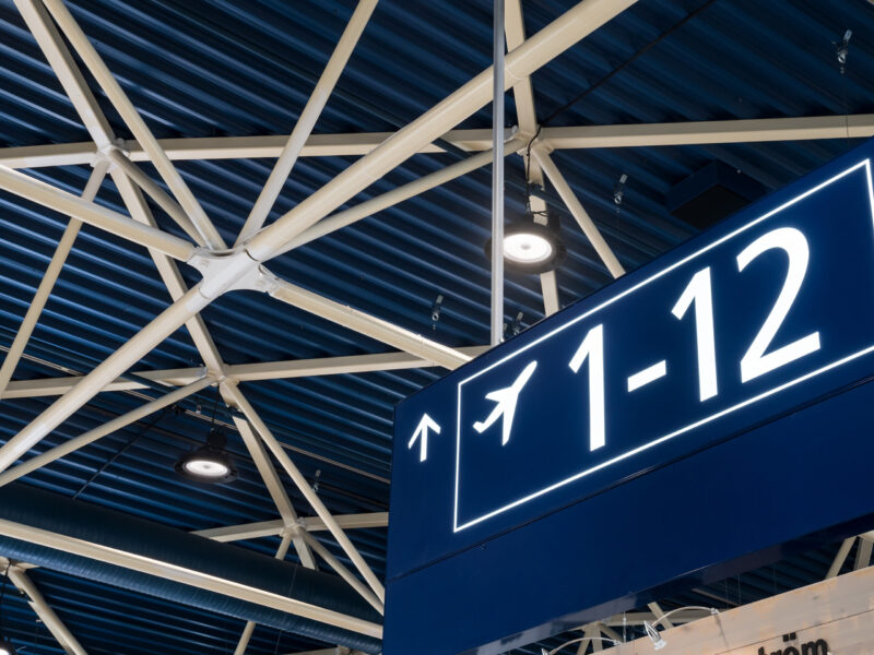 Airam levererade terminalbelysningen på Helsingfors-Vanda flygplats till Finavia som en trådlös Casambi-styrd helhetslösning